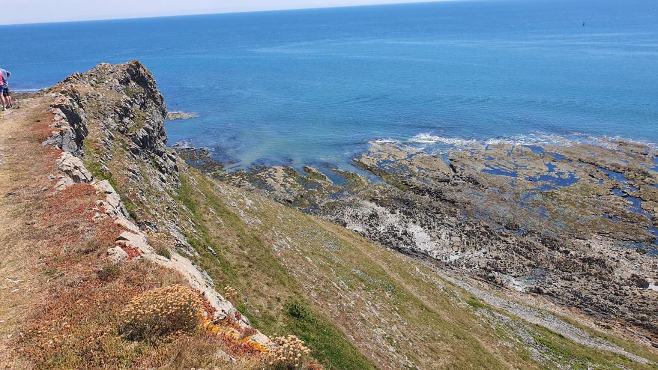 Хостел Yha Port Eynon Экстерьер фото