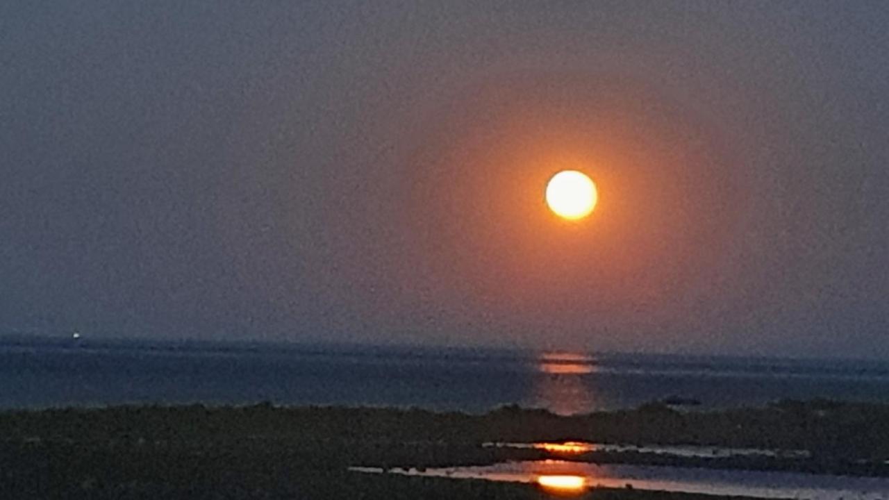 Хостел Yha Port Eynon Экстерьер фото