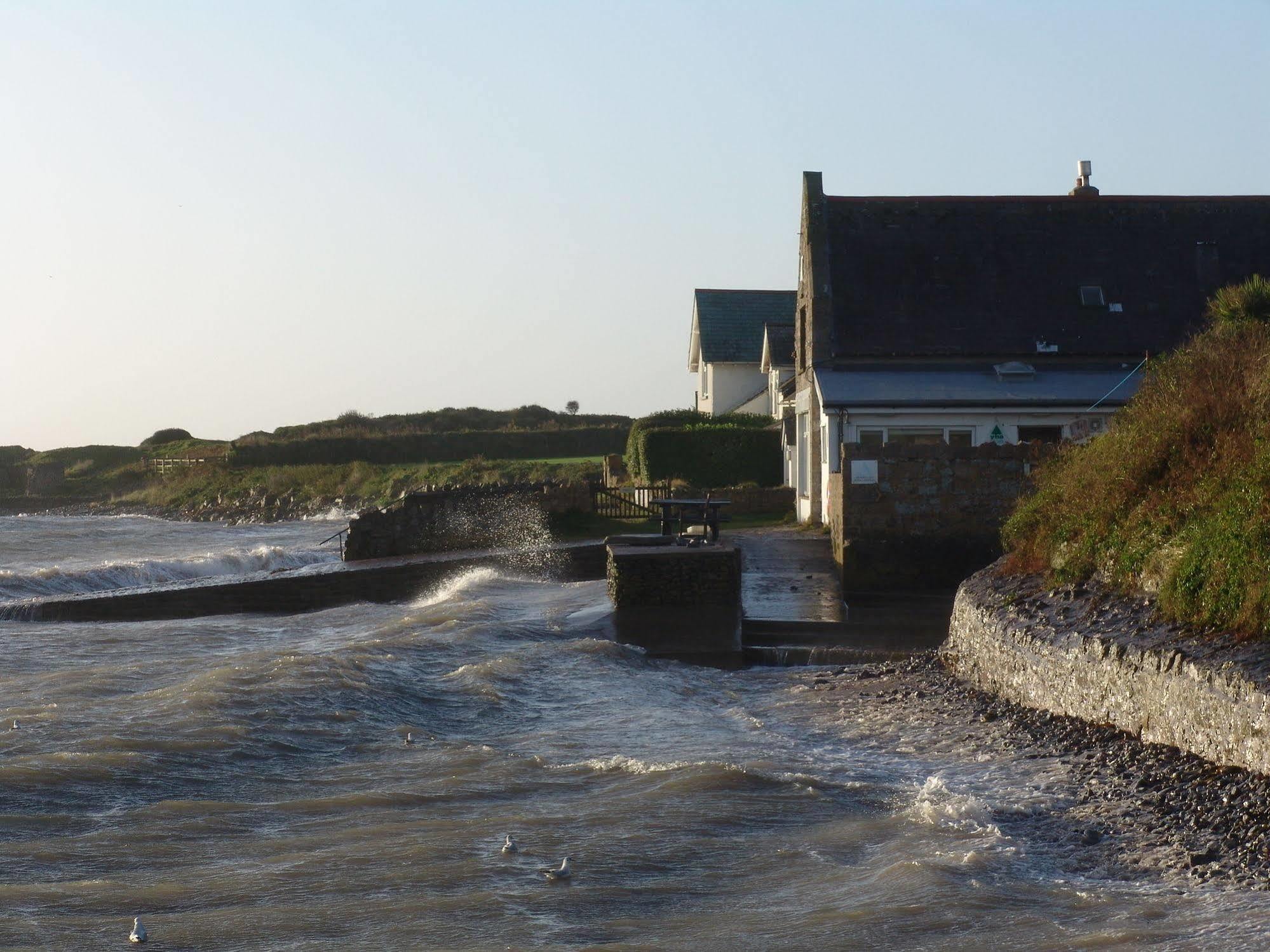 Хостел Yha Port Eynon Экстерьер фото